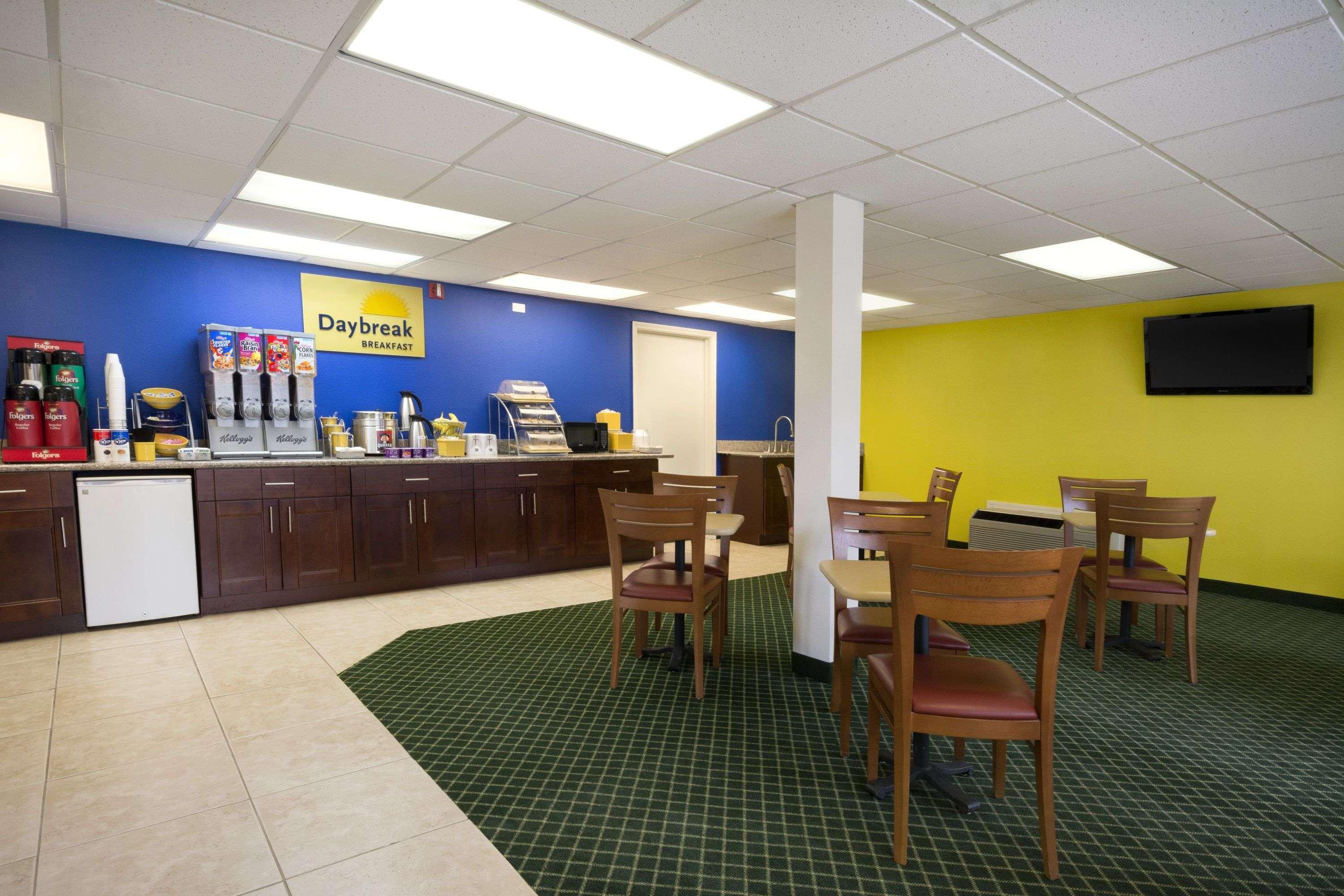 Days Inn By Wyndham Alma Buitenkant foto