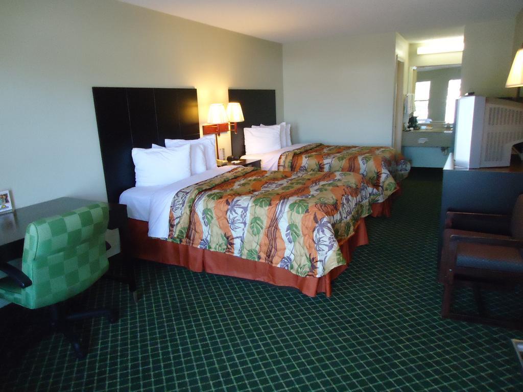 Days Inn By Wyndham Alma Buitenkant foto